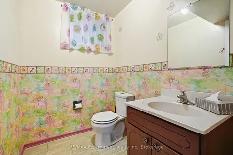 10 Farmingdale Crescent Barrie ON L4M 5E5