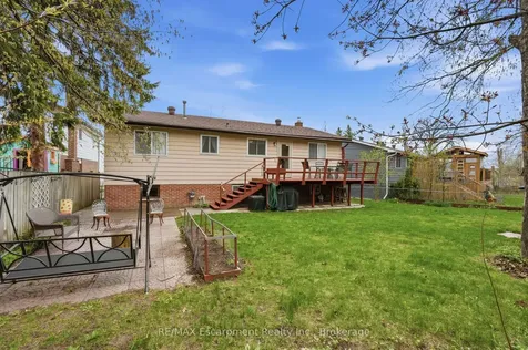10 Farmingdale Crescent Barrie ON L4M 5E5