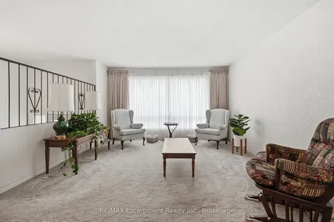 10 Farmingdale Crescent Barrie ON L4M 5E5