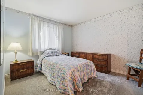 10 Farmingdale Crescent Barrie ON L4M 5E5