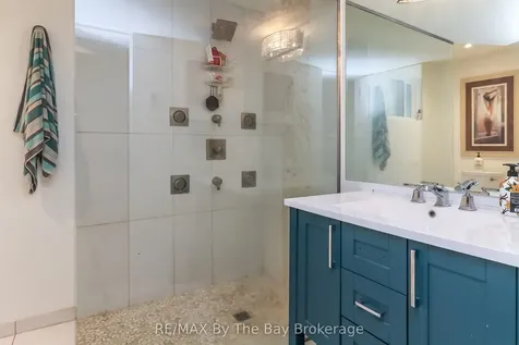342 Coastline Drive Wasaga Beach ON L9Z 2M4