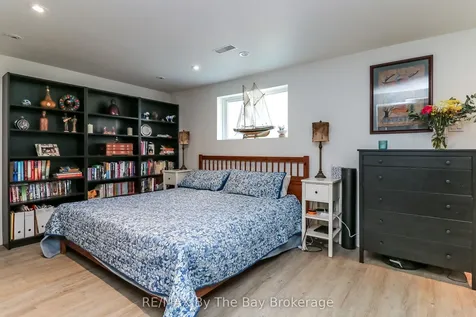 342 Coastline Drive Wasaga Beach ON L9Z 2M4