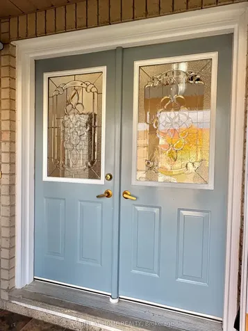 33 Raymond Crescent Barrie ON L4N 0X6