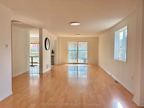 33 Raymond Crescent Barrie ON L4N 0X6