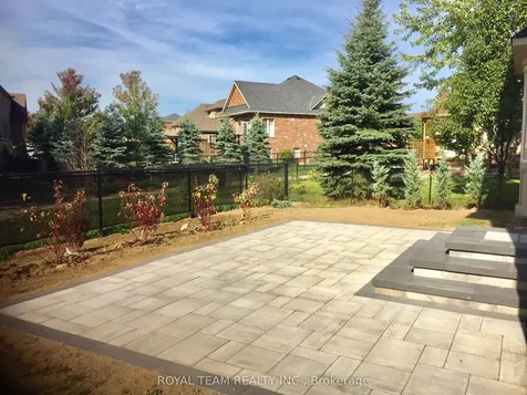 18 Moreau Way Springwater ON L9X 0S6