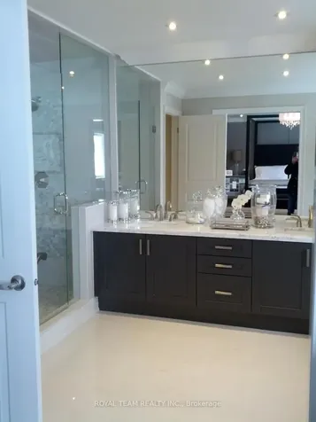 18 Moreau Way Springwater ON L9X 0S6