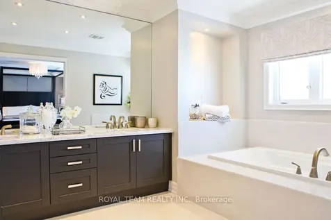 18 Moreau Way Springwater ON L9X 0S6