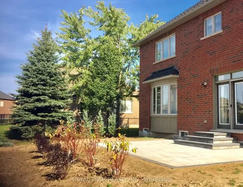 18 Moreau Way Springwater ON L9X 0S6