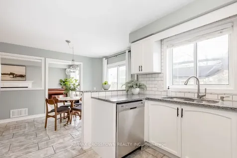 18 Stoneybrook Crescent Barrie ON L4N 0A5