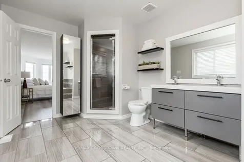 18 Stoneybrook Crescent Barrie ON L4N 0A5
