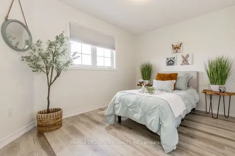 18 Stoneybrook Crescent Barrie ON L4N 0A5