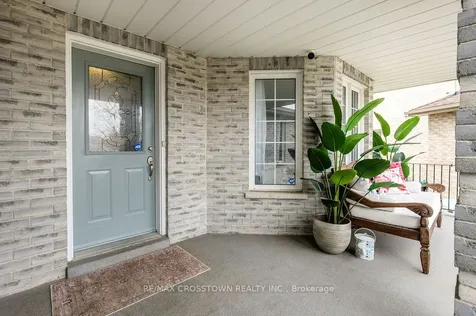 18 Stoneybrook Crescent Barrie ON L4N 0A5