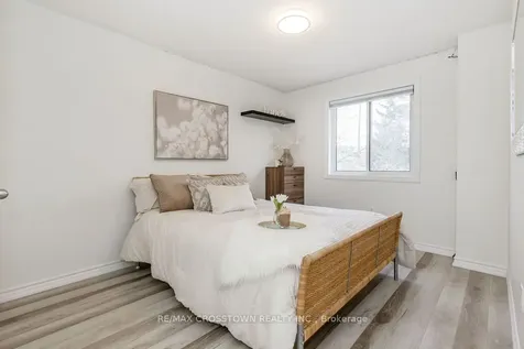 18 Stoneybrook Crescent Barrie ON L4N 0A5