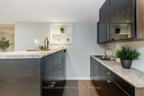 18 Stoneybrook Crescent Barrie ON L4N 0A5