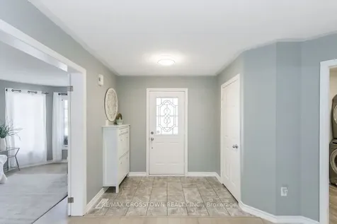 18 Stoneybrook Crescent Barrie ON L4N 0A5