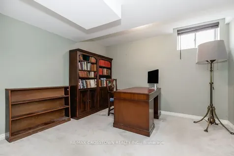 18 Stoneybrook Crescent Barrie ON L4N 0A5