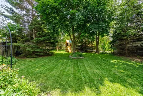 18 Stoneybrook Crescent Barrie ON L4N 0A5