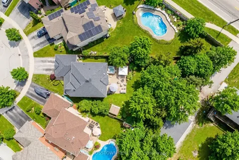 18 Stoneybrook Crescent Barrie ON L4N 0A5