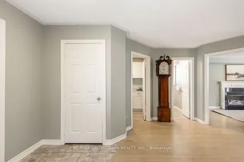 18 Stoneybrook Crescent Barrie ON L4N 0A5