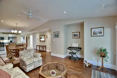 50 Clover Crescent Wasaga Beach ON L9Z 0G4
