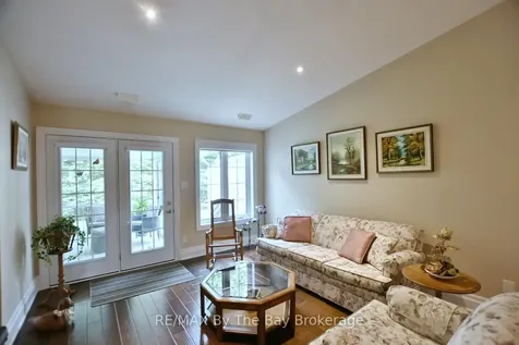50 Clover Crescent Wasaga Beach ON L9Z 0G4