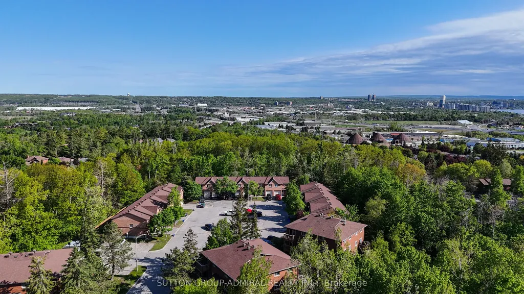 16 Evergreen Court Barrie ON L4N 6W7