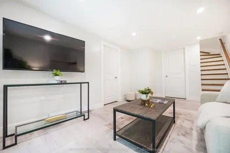 16 Evergreen Court Barrie ON L4N 6W7
