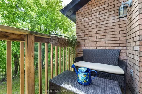 16 Evergreen Court Barrie ON L4N 6W7