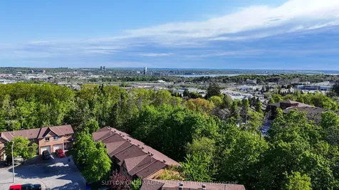 16 Evergreen Court Barrie ON L4N 6W7