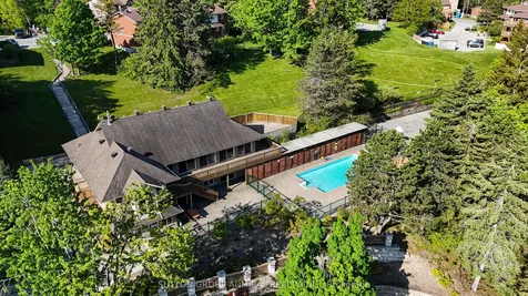 16 Evergreen Court Barrie ON L4N 6W7