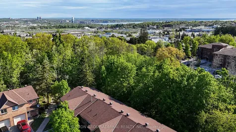 16 Evergreen Court Barrie ON L4N 6W7