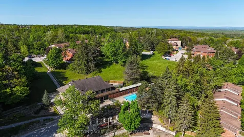 16 Evergreen Court Barrie ON L4N 6W7