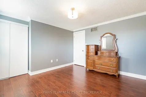 28 Raymond Crescent Barrie ON L4N 0V4
