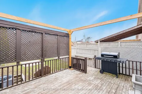 28 Raymond Crescent Barrie ON L4N 0V4
