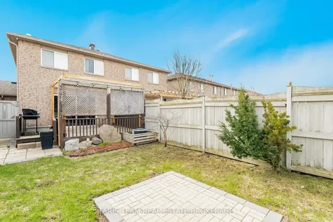 28 Raymond Crescent Barrie ON L4N 0V4