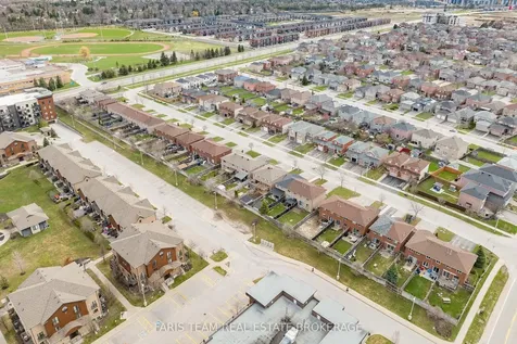 28 Raymond Crescent Barrie ON L4N 0V4