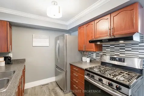 28 Raymond Crescent Barrie ON L4N 0V4