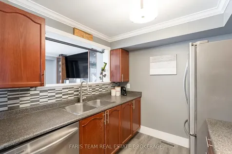 28 Raymond Crescent Barrie ON L4N 0V4