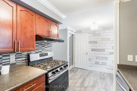 28 Raymond Crescent Barrie ON L4N 0V4
