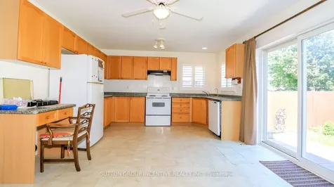 176 Hurst Drive Barrie ON L4N 8P6