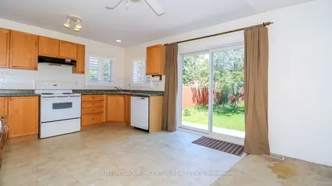 176 Hurst Drive Barrie ON L4N 8P6