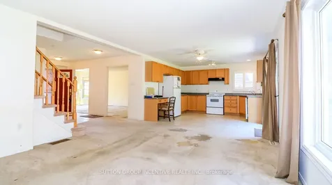 176 Hurst Drive Barrie ON L4N 8P6