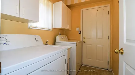176 Hurst Drive Barrie ON L4N 8P6