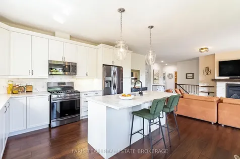 1607 Georgian Heights Boulevard Severn ON L0K 2C0