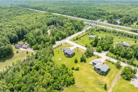 1607 Georgian Heights Boulevard Severn ON L0K 2C0