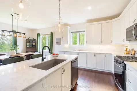 1607 Georgian Heights Boulevard Severn ON L0K 2C0