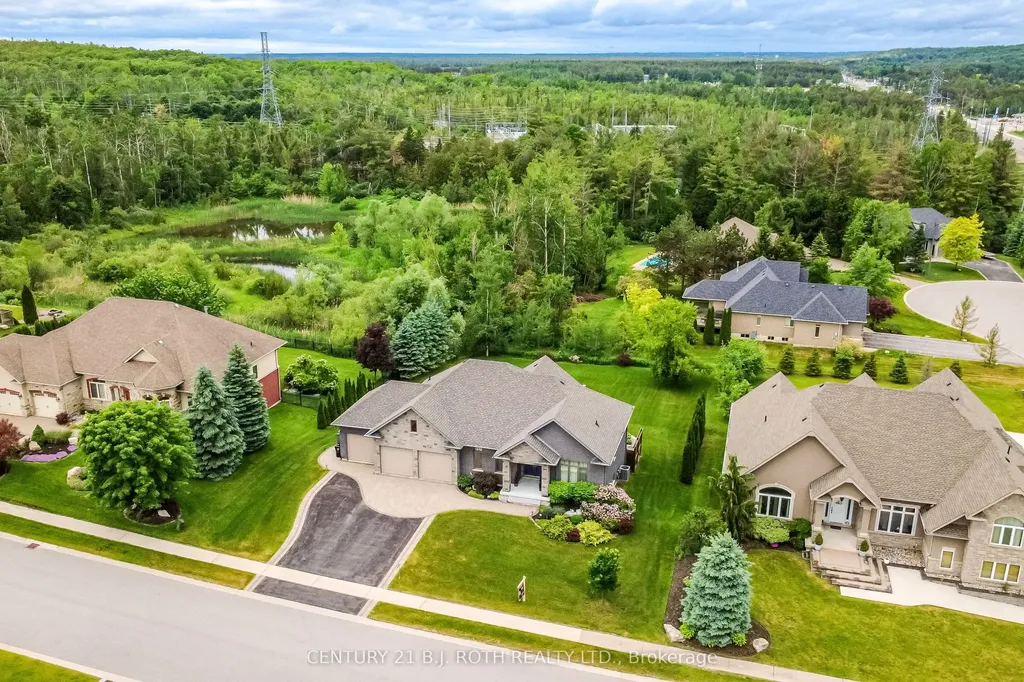 37 Wendat Trail Springwater ON L4M 6T6