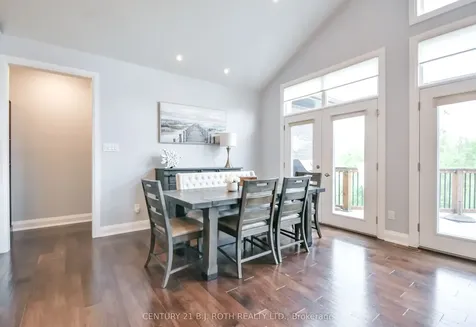 37 Wendat Trail Springwater ON L4M 6T6