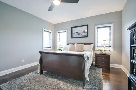 37 Wendat Trail Springwater ON L4M 6T6