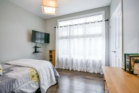 37 Wendat Trail Springwater ON L4M 6T6